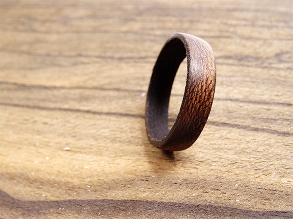 Anneau en bois de Ziricote
