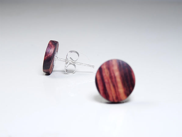 clou d'oreille en bois de violette