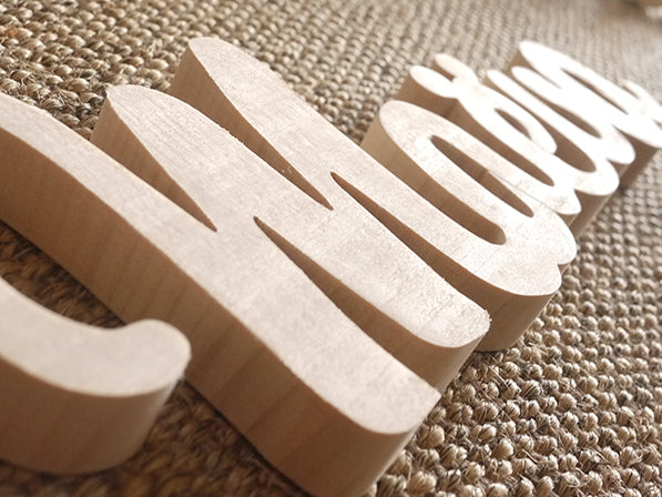 Zoom prénom en bois de tilleul