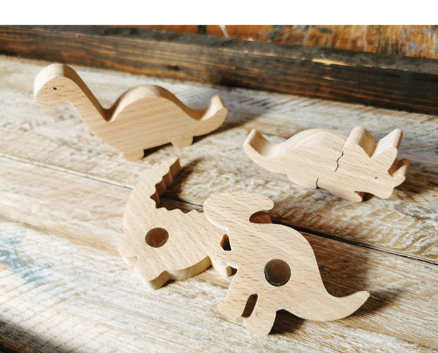 Ensemble de 4 magnets en forme de dinosaures